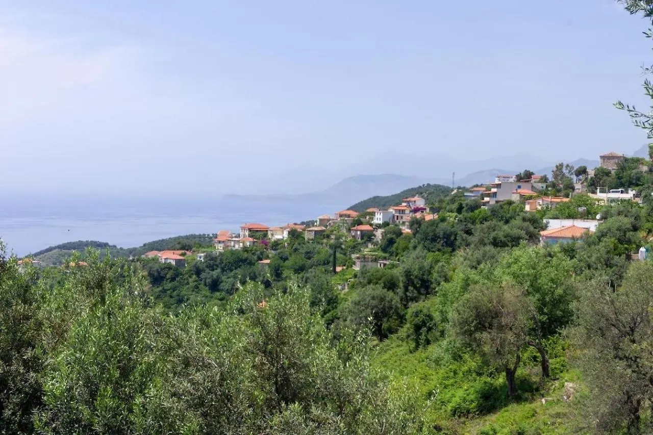 Sea & Mountain Lukove Apartment